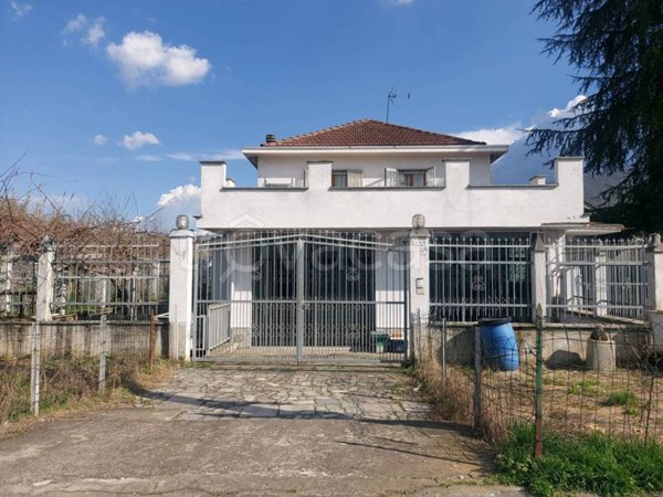 negozio in vendita a Torino in zona Bertolla