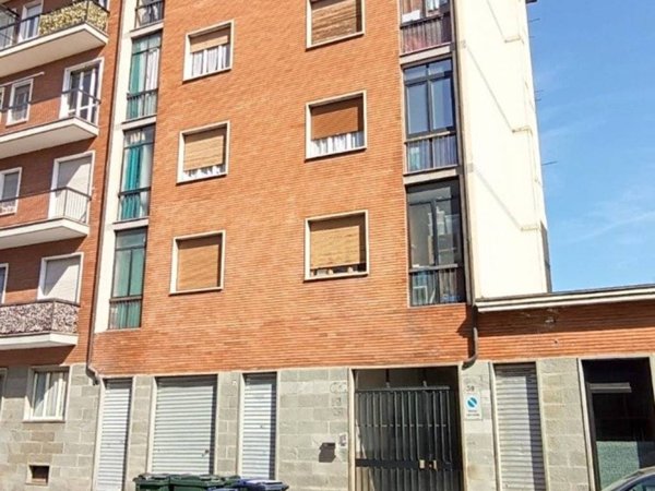 locale di sgombero in vendita a Torino in zona Mirafiori Sud