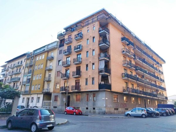 appartamento in vendita a Torino in zona Lingotto