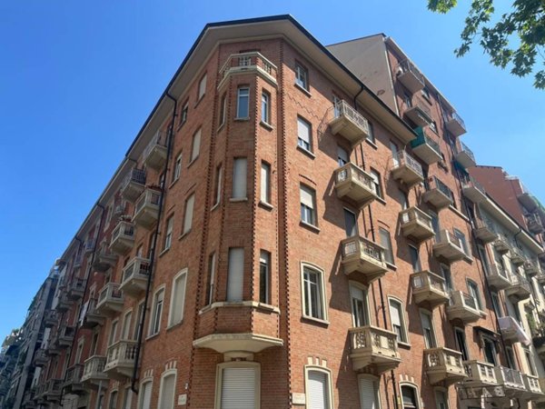 appartamento in vendita a Torino in zona Parella