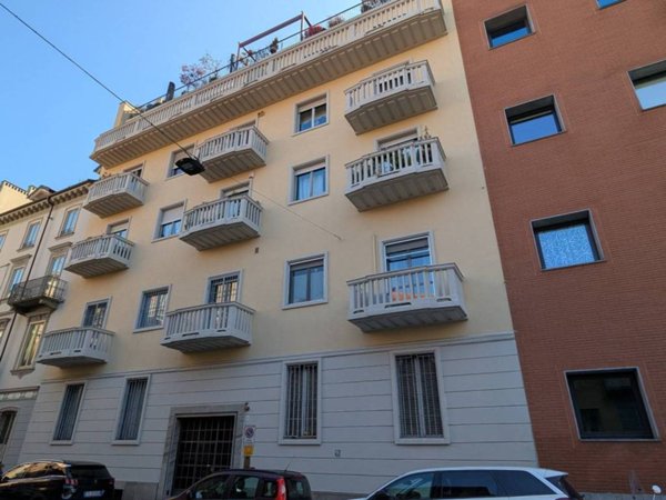 appartamento in vendita a Torino in zona Cit Turin