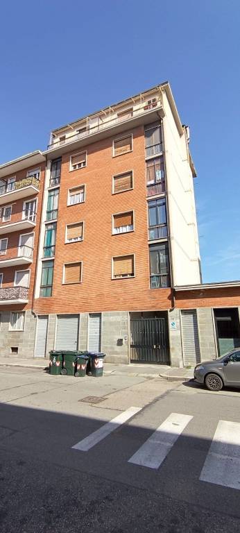 locale di sgombero in vendita a Torino in zona Mirafiori Sud