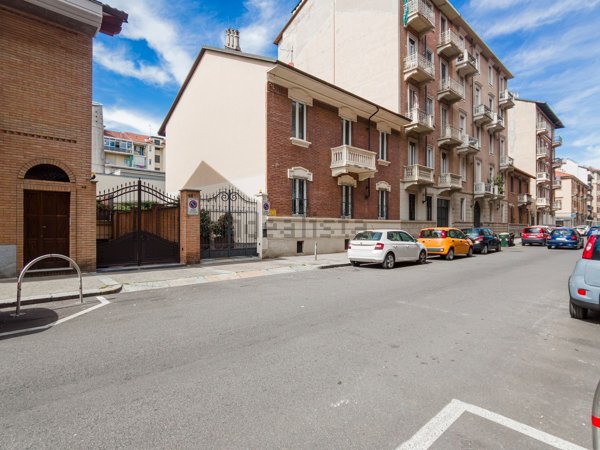 casa indipendente in vendita a Torino in zona Pozzo Strada