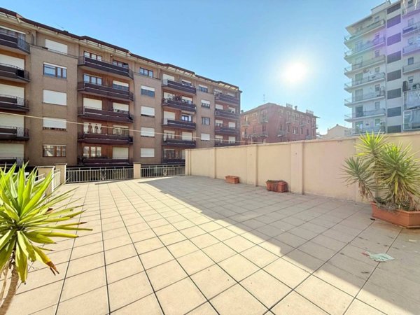 appartamento in vendita a Torino in zona Millefonti