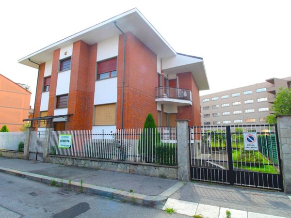 appartamento in vendita a Torino in zona Mirafiori Sud
