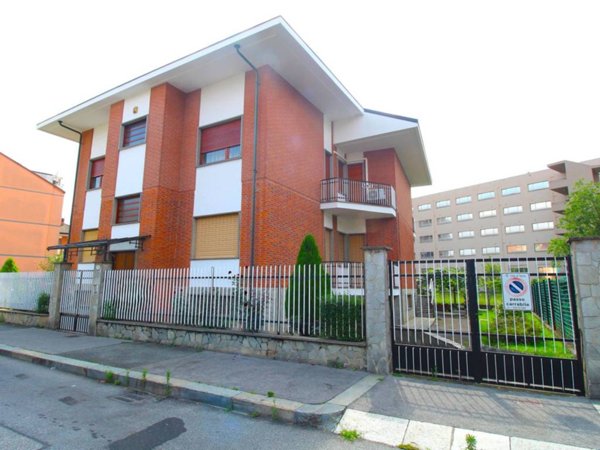 appartamento in vendita a Torino in zona Mirafiori Sud