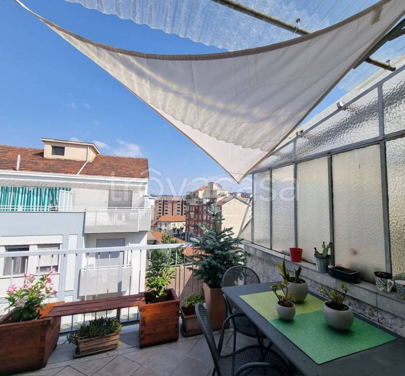 appartamento in vendita a Torino in zona Aurora