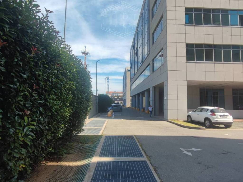 ufficio in vendita a Torino in zona Mirafiori Sud