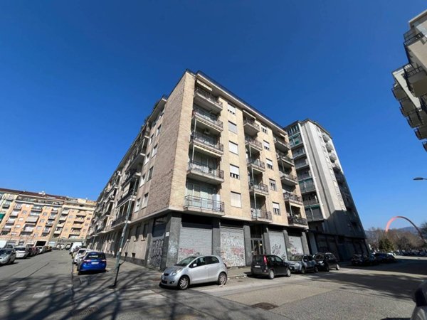 appartamento in vendita a Torino in zona Lingotto