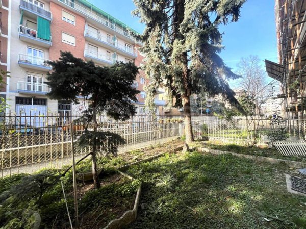 appartamento in vendita a Torino in zona Lingotto