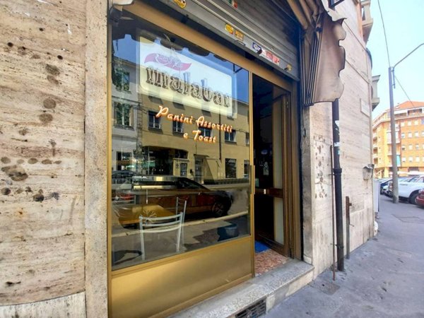 locale commerciale in vendita a Torino in zona Madonna di Campagna