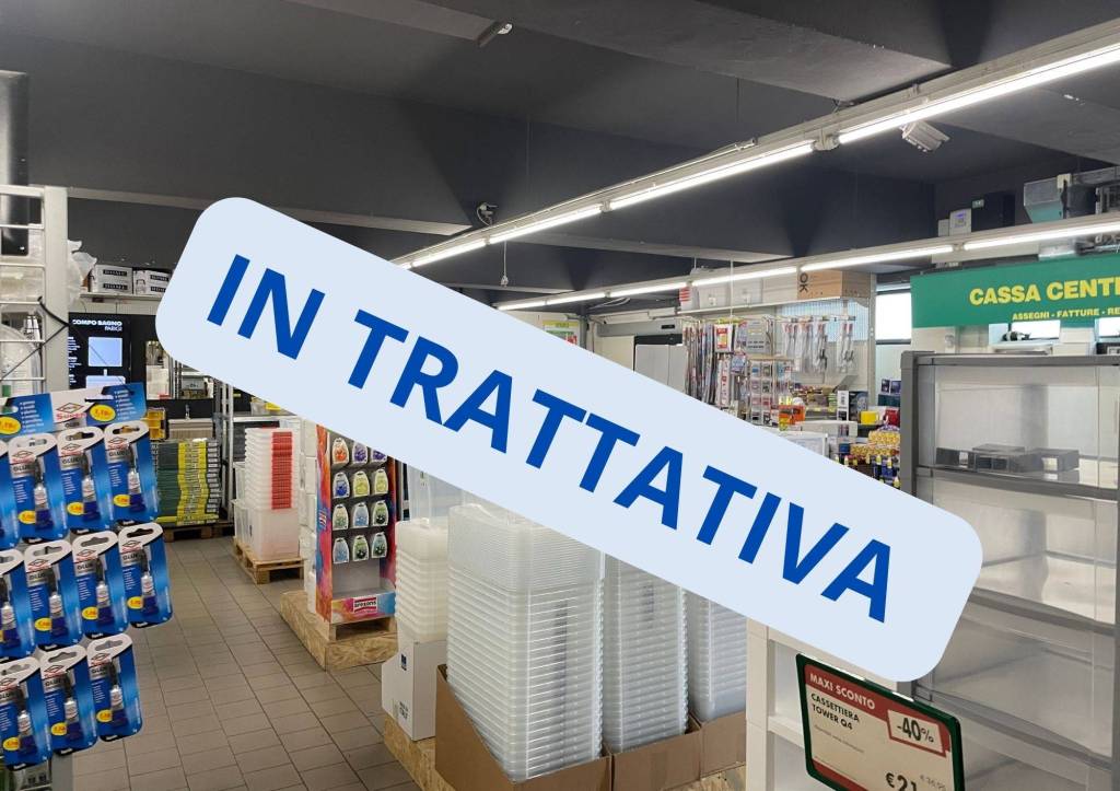 negozio in vendita a Torino in zona Mirafiori Nord