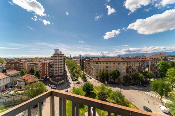 appartamento in vendita a Torino in zona Aurora