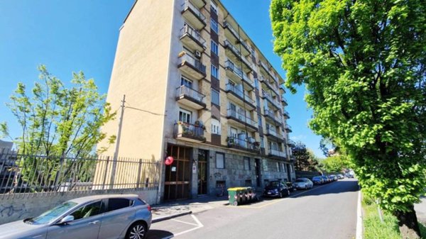 locale commerciale in vendita a Torino in zona Santa Rita