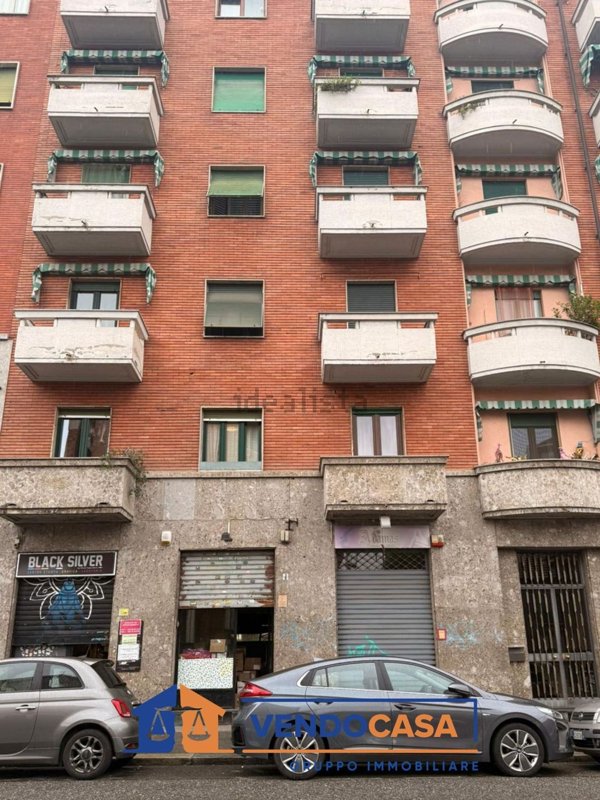 locale commerciale in vendita a Torino in zona Filadelfia