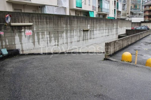 locale di sgombero in vendita a Torino in zona Mirafiori Nord