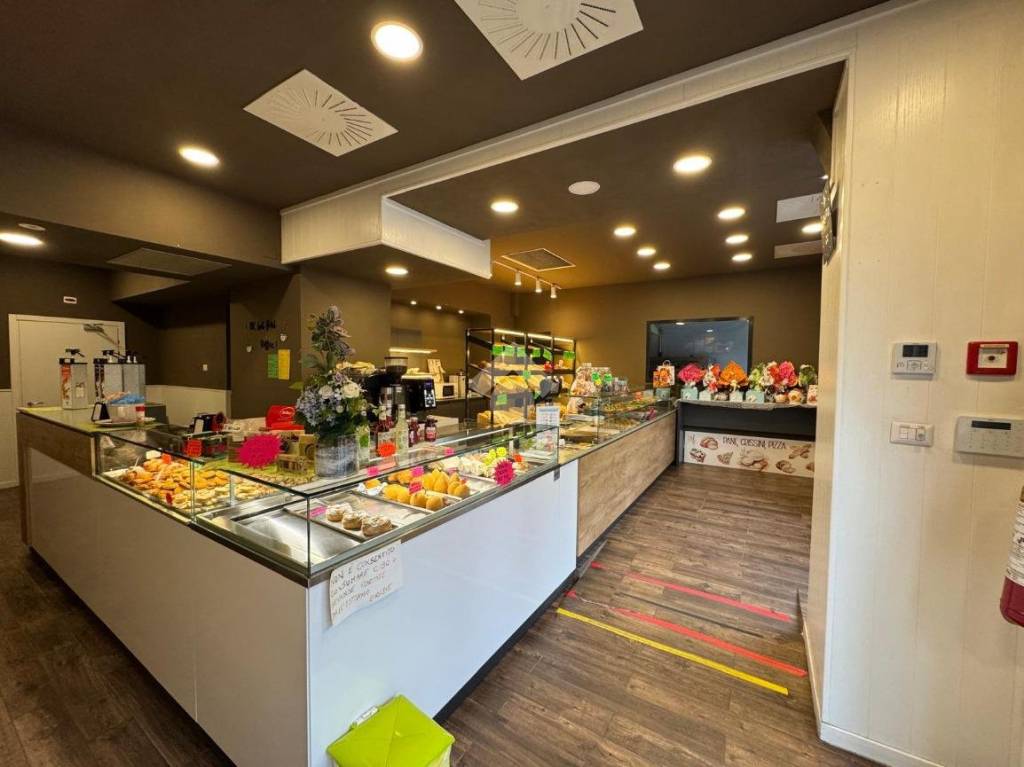 negozio in vendita a Torino in zona Borgo San Paolo