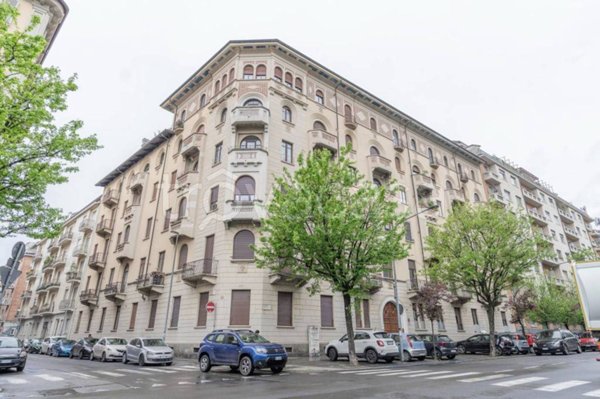 appartamento in vendita a Torino in zona San Salvario