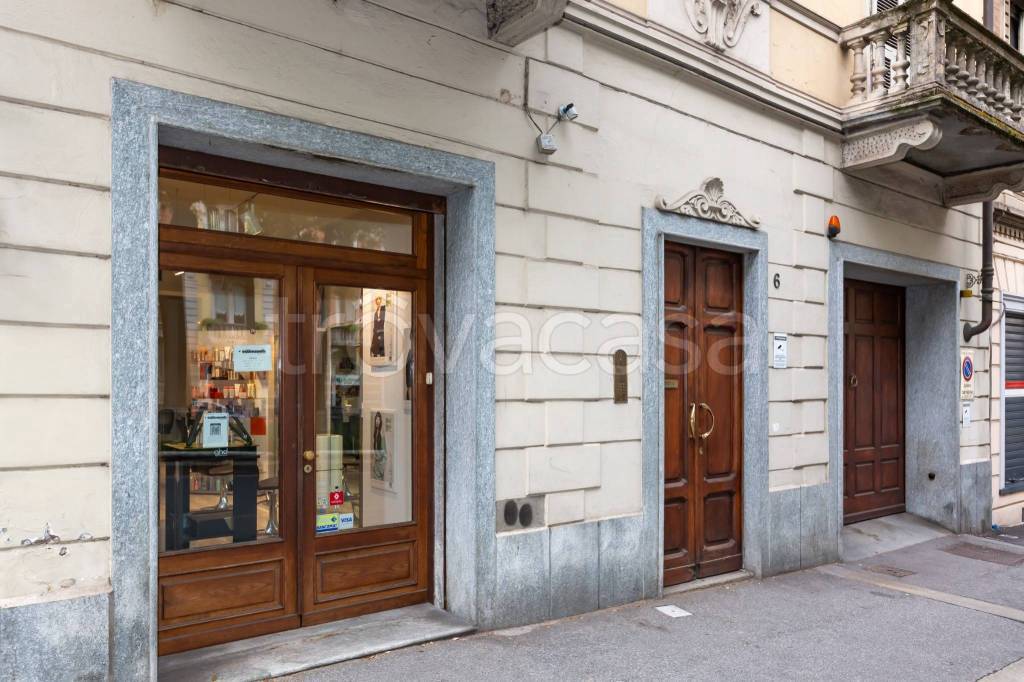 negozio in vendita a Torino in zona Rosa