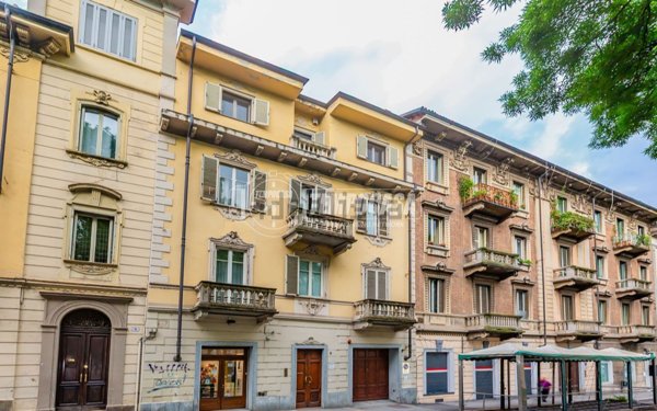 casa indipendente in vendita a Torino in zona Rosa
