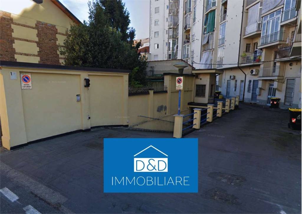 locale commerciale in vendita a Torino in zona Madonna di Campagna