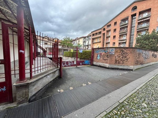 casa indipendente in vendita a Torino in zona Campidoglio