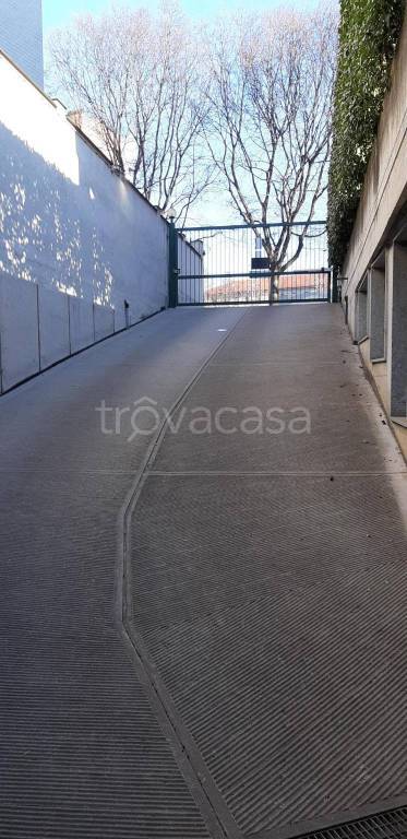 locale di sgombero in vendita a Torino in zona Aurora