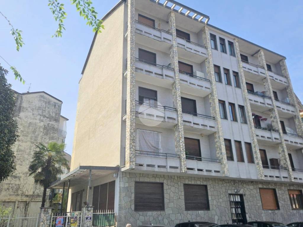 intera palazzina in vendita a Torino in zona Lucento