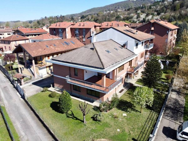 casa indipendente in vendita a Torino in zona Madonna del Pilone