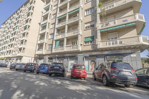locale commerciale in vendita a Torino