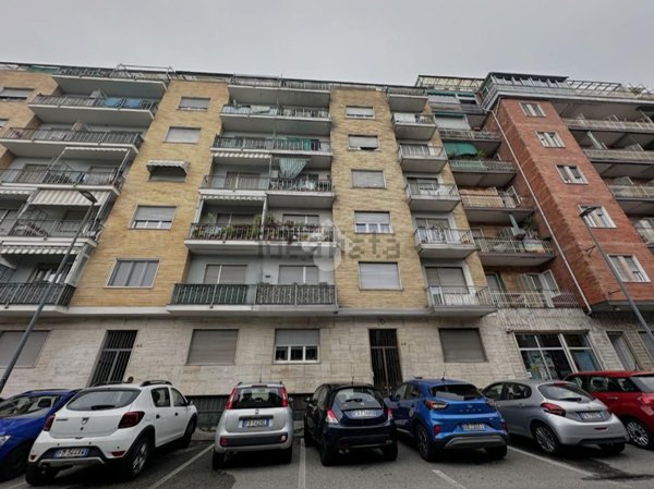 appartamento in vendita a Torino in zona Lingotto
