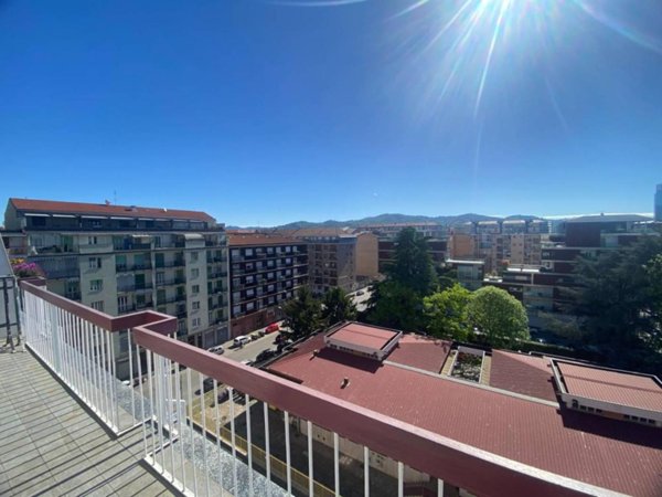 appartamento in vendita a Torino in zona Lingotto