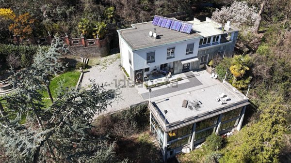 casa indipendente in vendita a Torino in zona Superga
