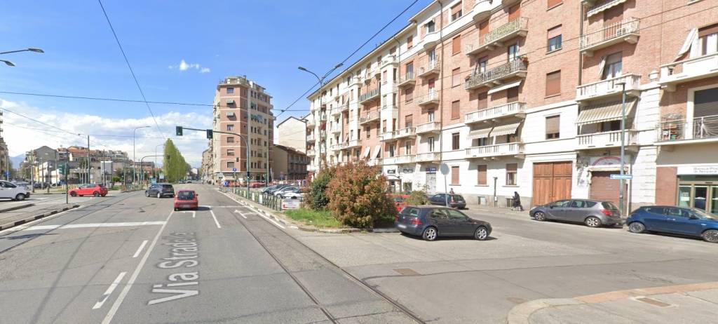 negozio in vendita a Torino in zona Borgata Vittoria