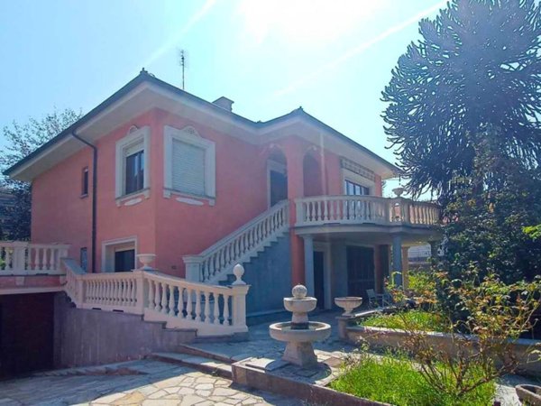 casa indipendente in vendita a Torino in zona Superga