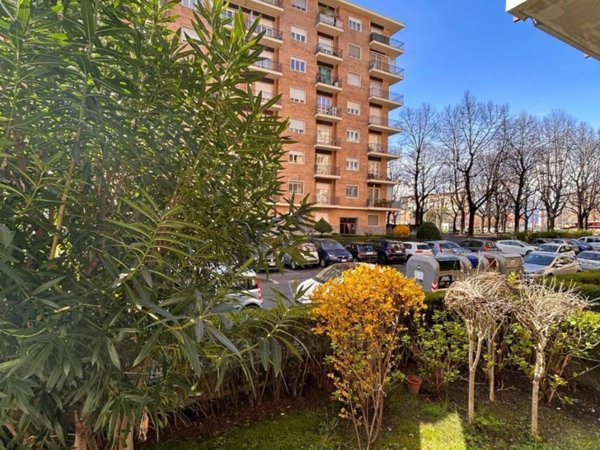 appartamento in vendita a Torino in zona Borgata Vittoria