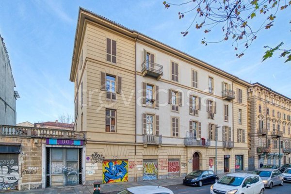 appartamento in vendita a Torino in zona Aurora