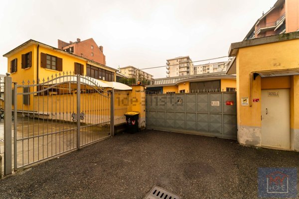 casa indipendente in vendita a Torino in zona Santa Rita