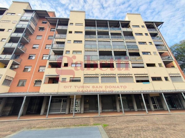 negozio in vendita a Torino in zona Mirafiori Nord