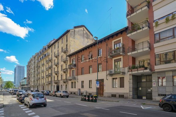 appartamento in vendita a Torino in zona Cit Turin