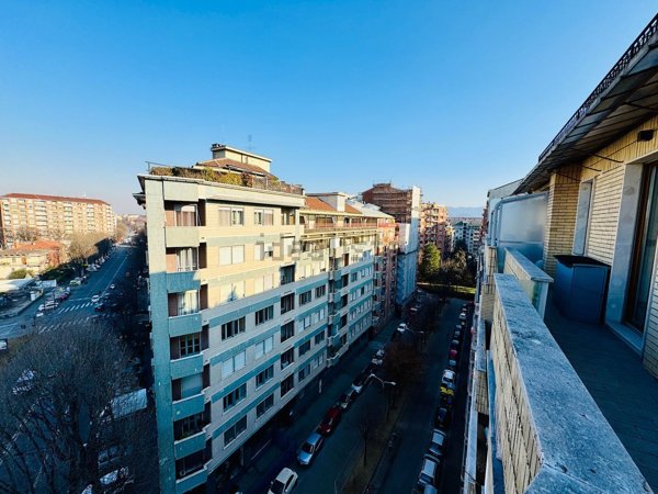 appartamento in vendita a Torino in zona Santa Rita