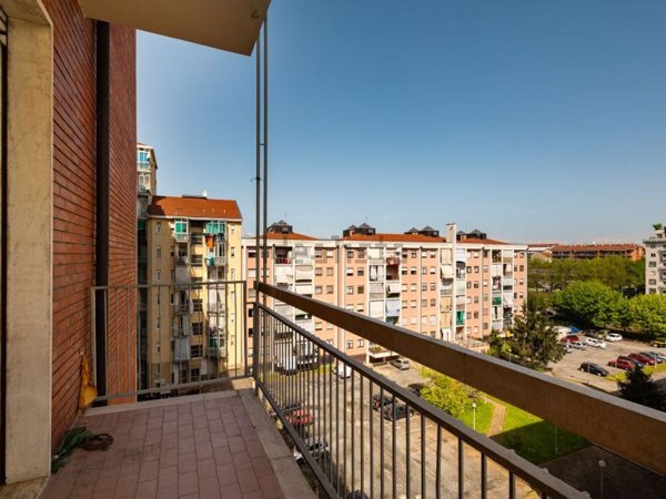 appartamento in vendita a Torino in zona Lingotto
