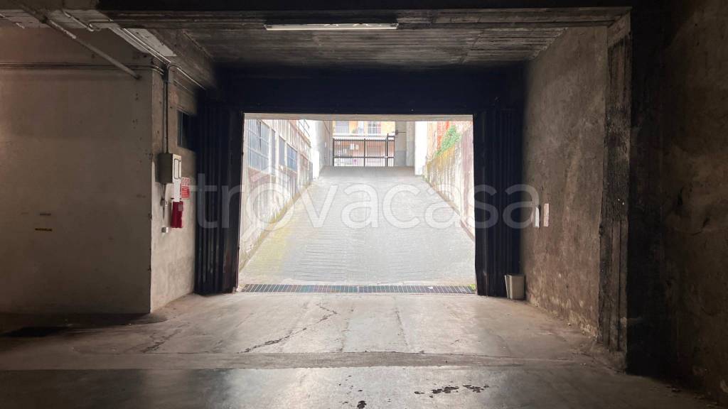 negozio in vendita a Torino in zona Borgata Vittoria
