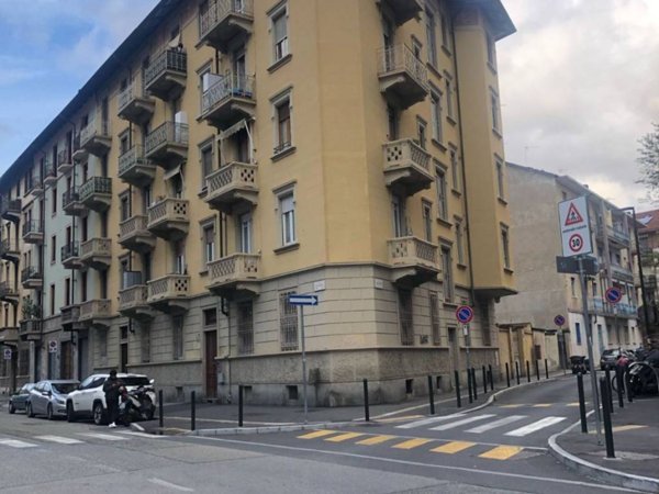 appartamento in vendita a Torino in zona Cenisia