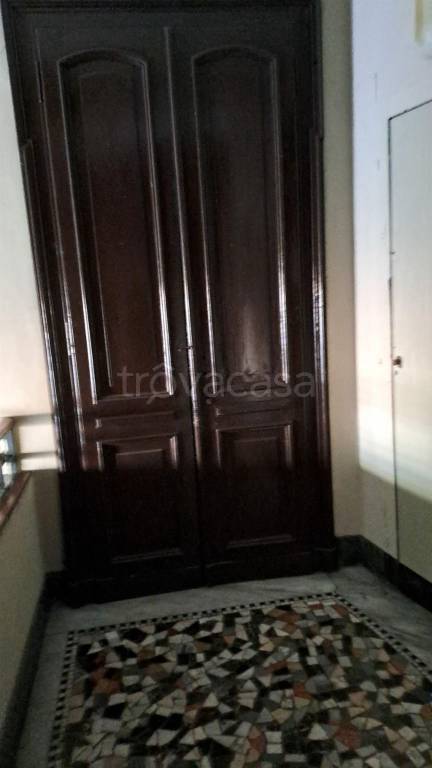 locale commerciale in vendita a Torino in zona Cit Turin