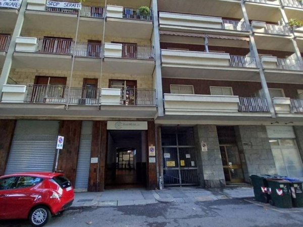 locale di sgombero in vendita a Torino in zona Lucento