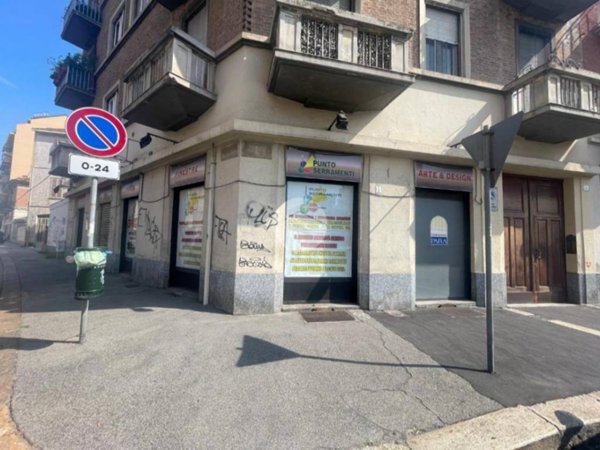 negozio in vendita a Torino in zona Vallette