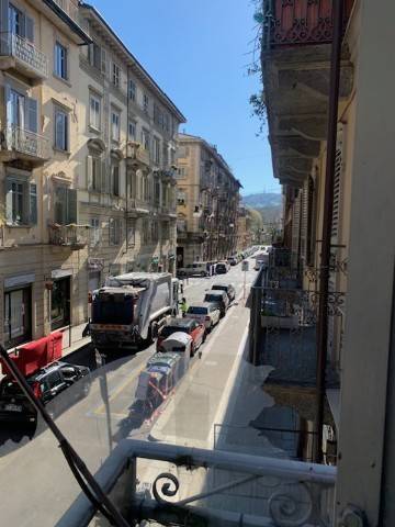 appartamento in vendita a Torino in zona San Salvario