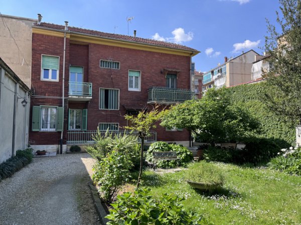 appartamento in vendita a Torino in zona Lingotto