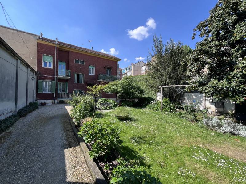appartamento in vendita a Torino in zona Lingotto